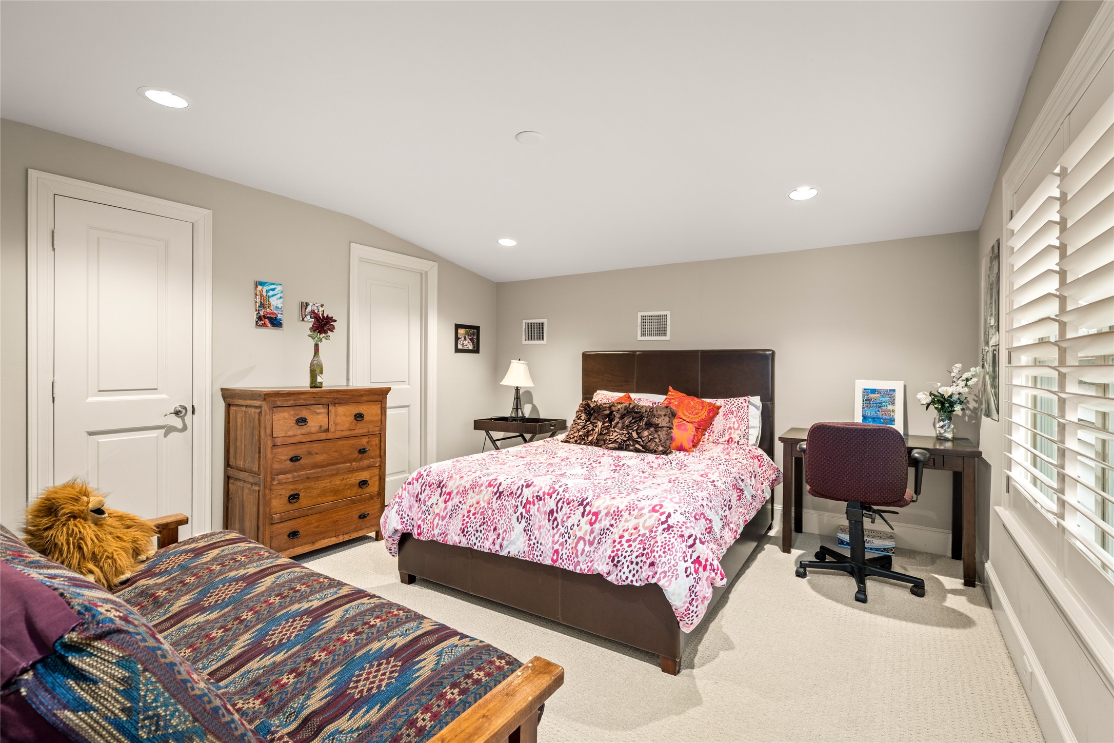 4219 Oberlin Street Houston, TX 77005 - Photo 22 of 33 Another en-suite secondary bedroom is located on the 3rd floor