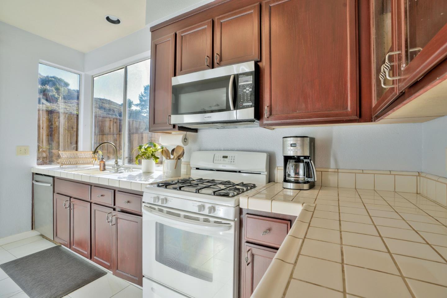 17534 Sugarmill Road Salinas, CA 93908 - Photo 14 of 37 Gallery Image 14