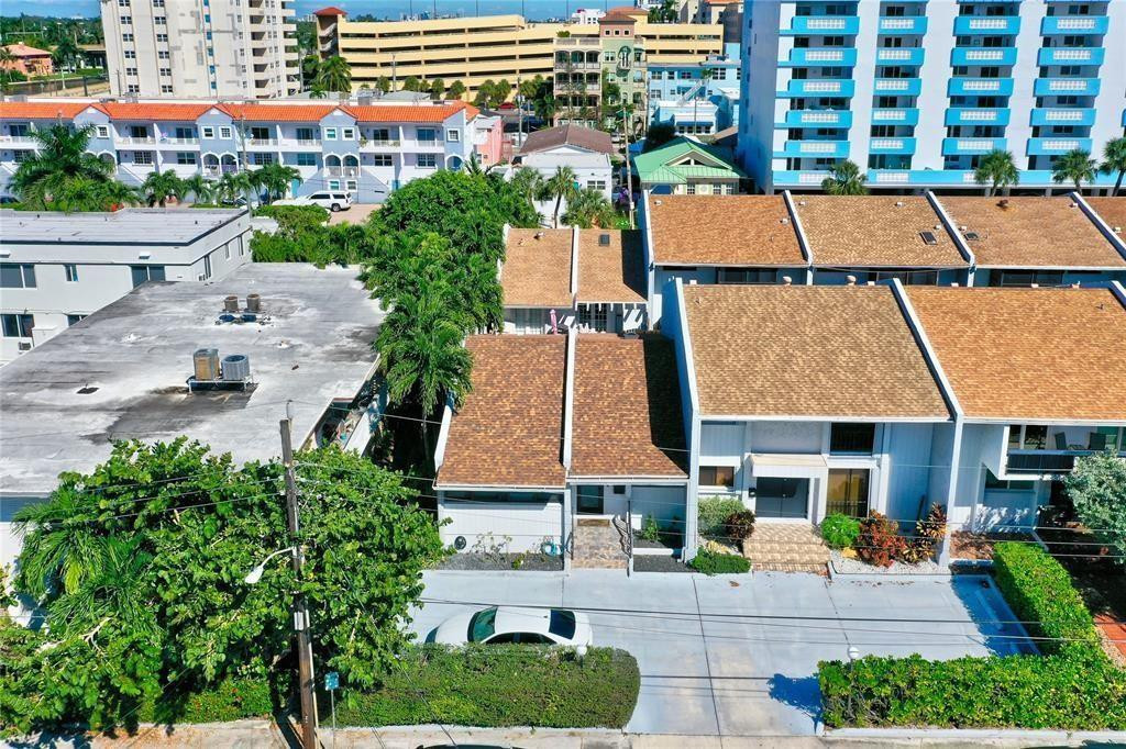 321 Jackson Street, Unit 5 Hollywood, FL 33019 - Photo 5 of 36 Photo 5