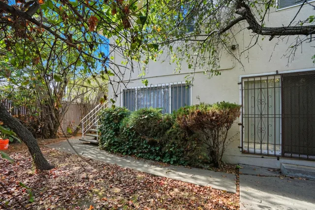$2,025 | 9034 Hillside Street, Unit D, Oakland, CA 94603