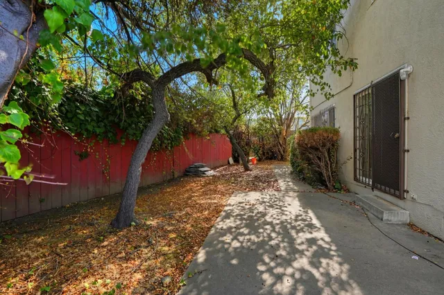 $2,025 | 9034 Hillside Street, Unit D, Oakland, CA 94603