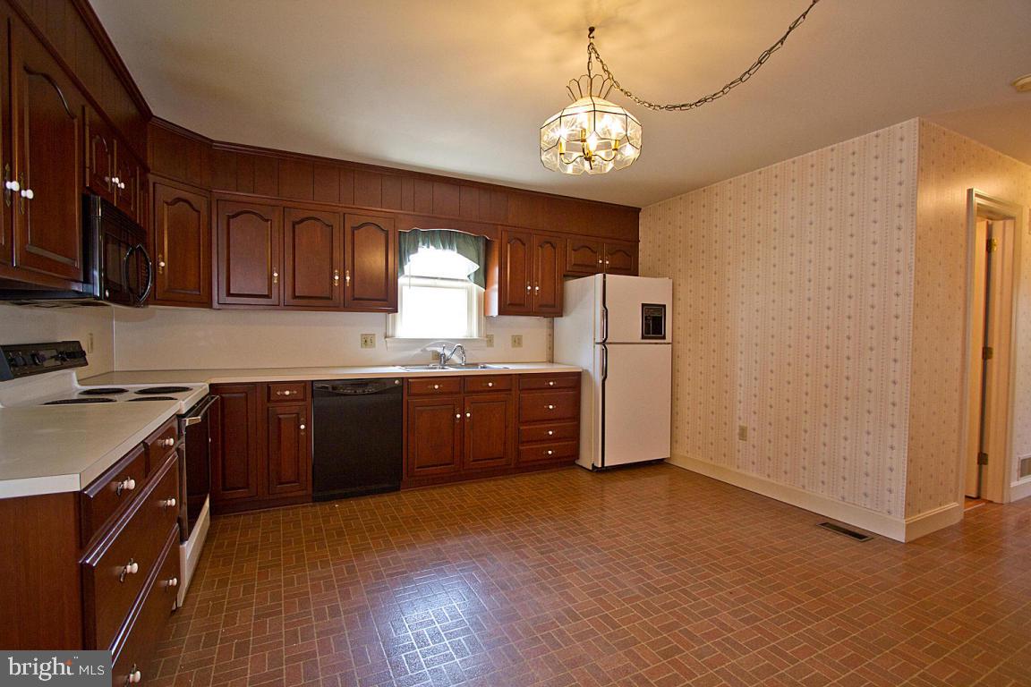 310 North Water Street Lititz, PA 17543 - Photo 9 of 31