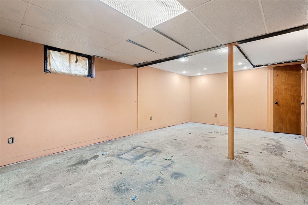 36 Smith Road Hingham, MA 02043 - Photo 25 of 35 a view of an empty room