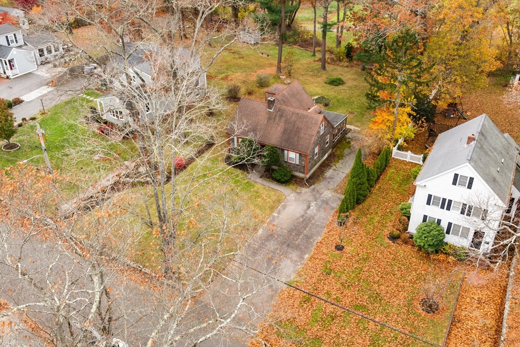 36 Smith Road Hingham, MA 02043 - Photo 3 of 35