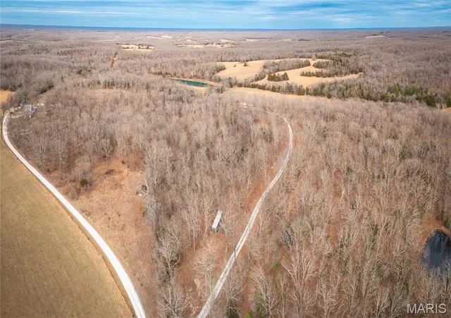 $980,000 | 31 Sunset Lane, Steelville, MO 65565