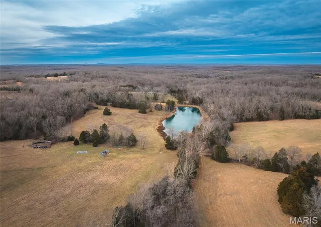 $980,000 | 31 Sunset Lane, Steelville, MO 65565