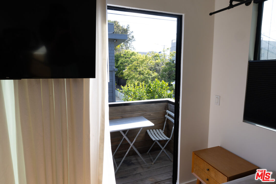 1001 Main Street Venice, CA 90291 - Photo 33 of 65