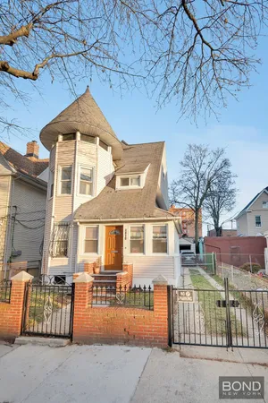 $749,000 | 4810 Osgood Street | Wakefield