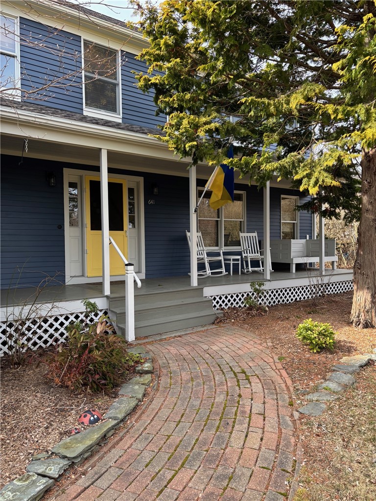 641 Middle Road Portsmouth, RI 02871 - Photo 2 of 25