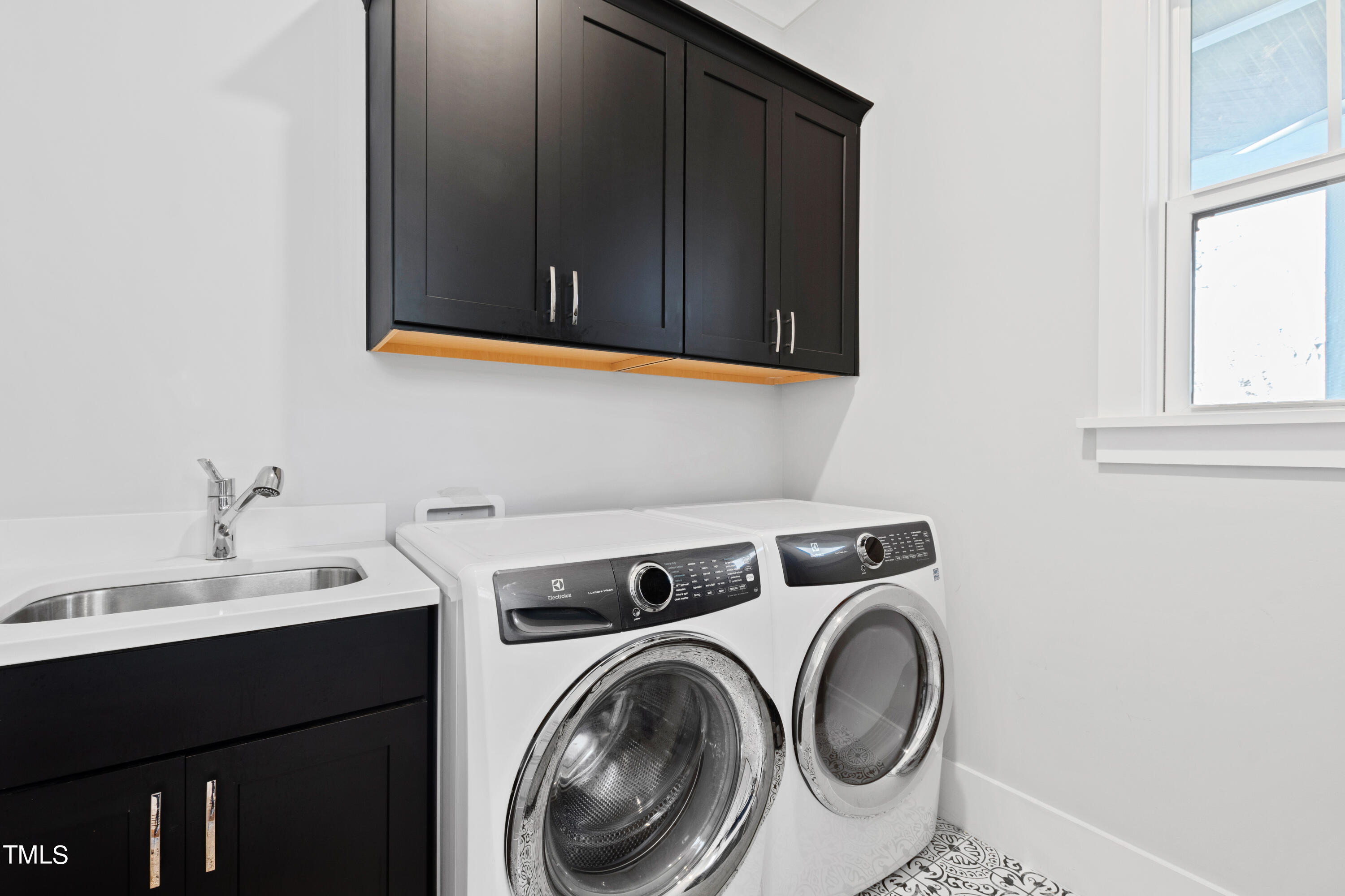 2504 Everett Avenue Raleigh, NC 27607 - Photo 37 of 44 Laundry Room