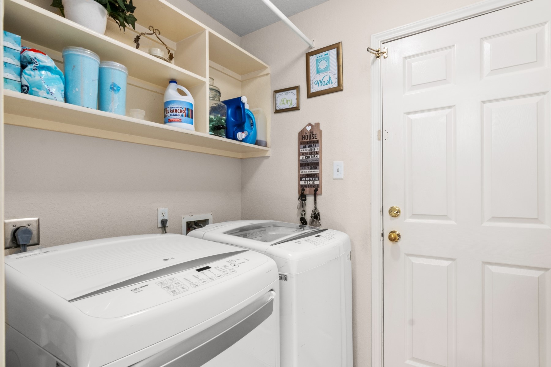 18823 Appletree Ridge Road Houston, TX 77084 - Photo 19 of 22 a utility room with dryer and washer
