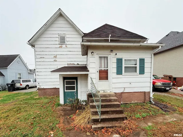 $49,900 | 504 West South Street, Harrisburg, IL 62946