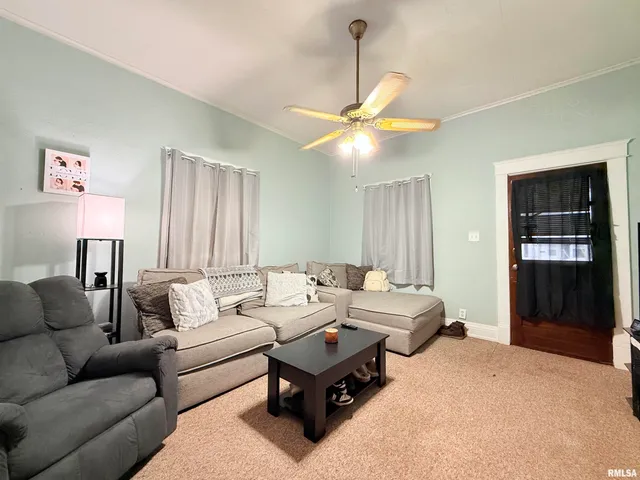 $49,900 | 504 West South Street, Harrisburg, IL 62946