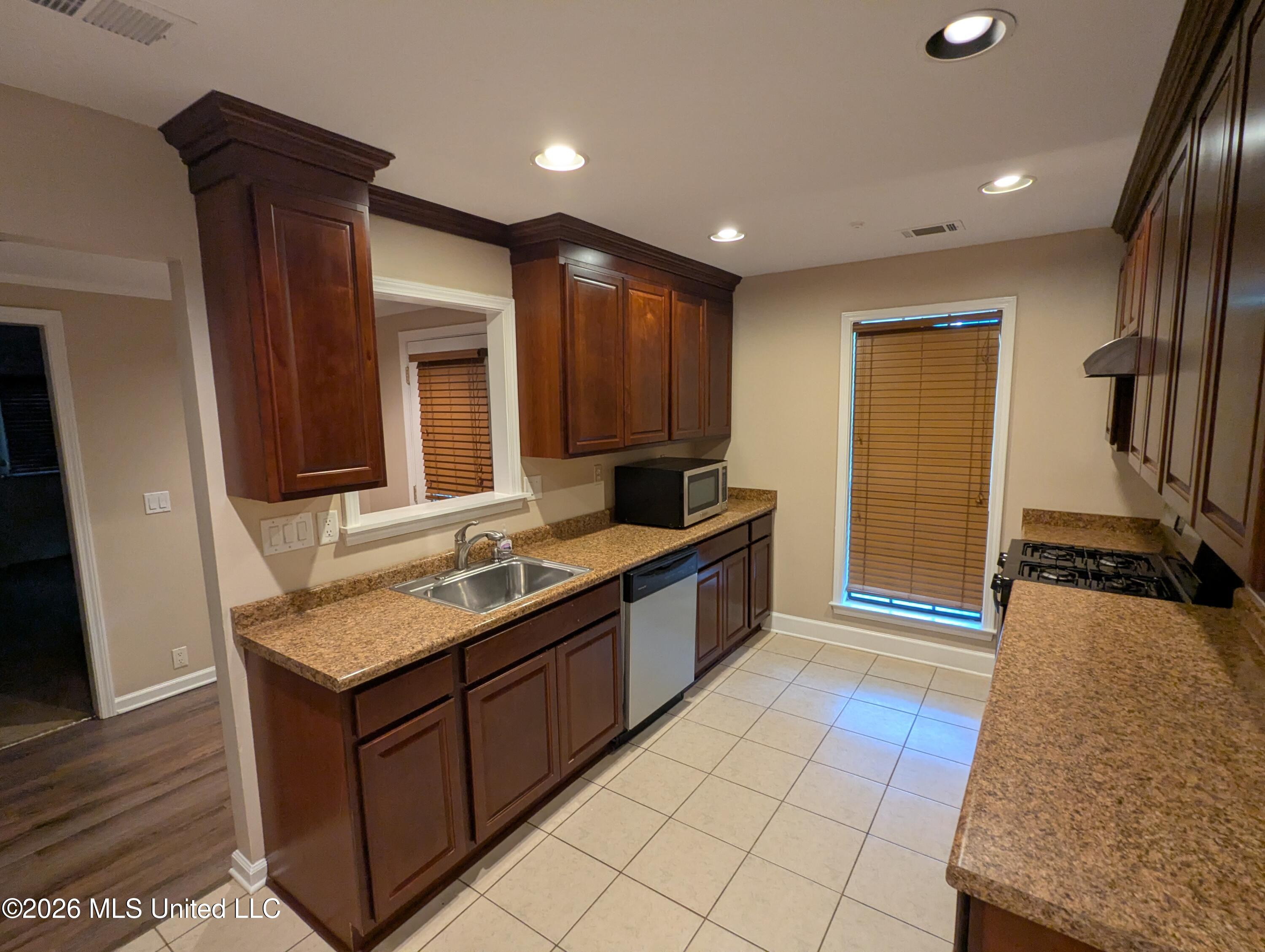 2656 Pleasant Hill Road Nesbit, MS 38651 - Photo 4 of 17 PXL_20260727_222700721