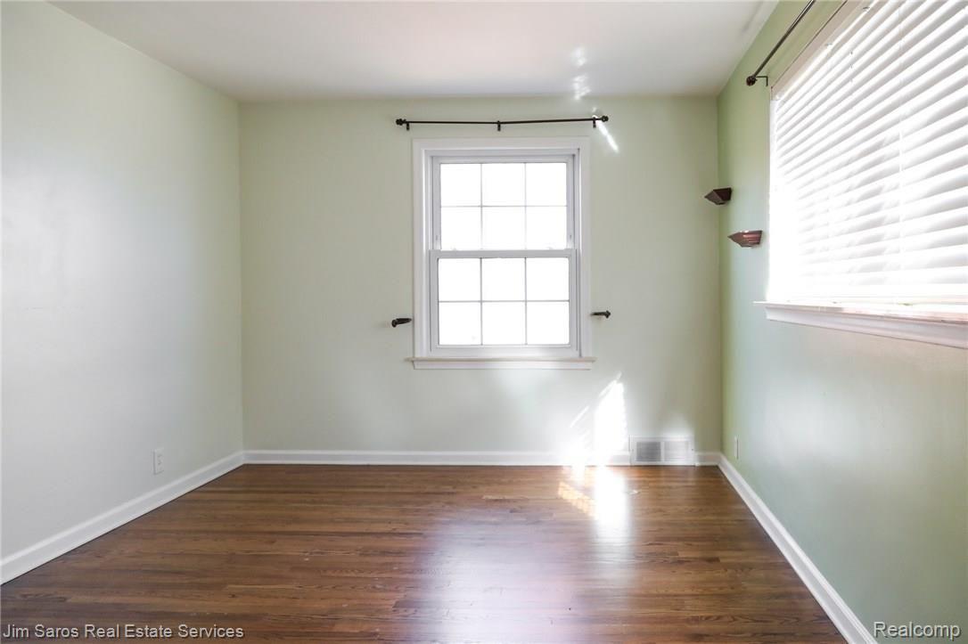 639 Westchester Road Grosse Pointe, MI 48230 - Photo 20 of 37 6D6A5822.jpg