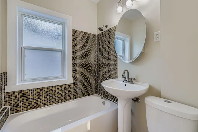 $2,699 | 1683 X Minnehaha Avenue East, St. Paul, MN 55106