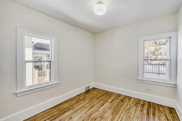 $2,699 | 1683 Minnehaha Avenue East, St. Paul, MN 55106