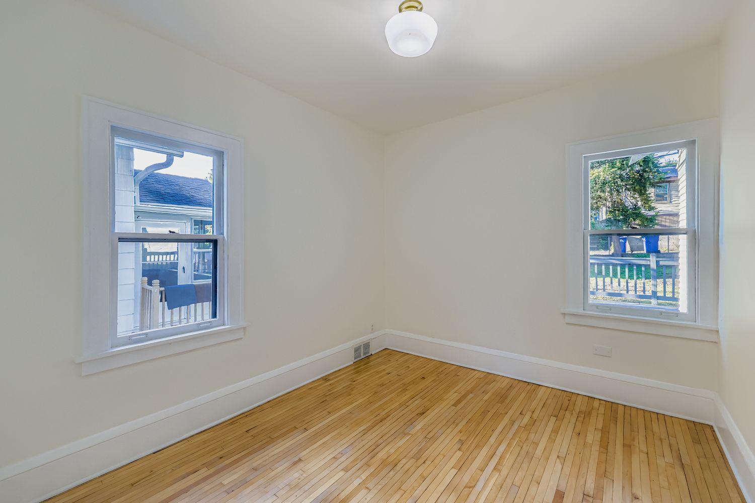 1683 X Minnehaha Avenue East St. Paul, MN 55106 - Photo 15 of 28