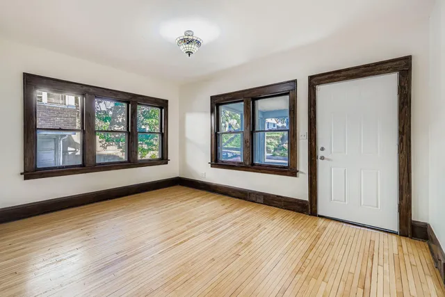 $2,699 | 1683 X Minnehaha Avenue East, St. Paul, MN 55106