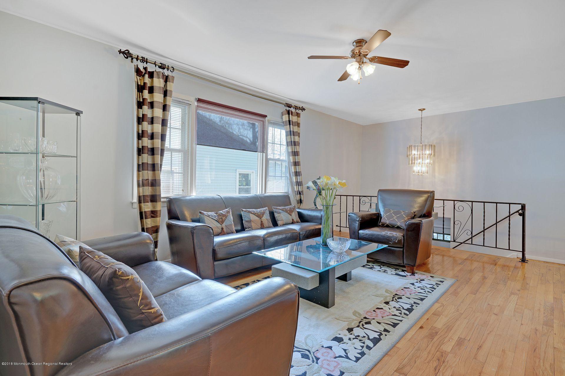 27 Maple Place Keyport, NJ 07735 - Photo 4 of 32 11