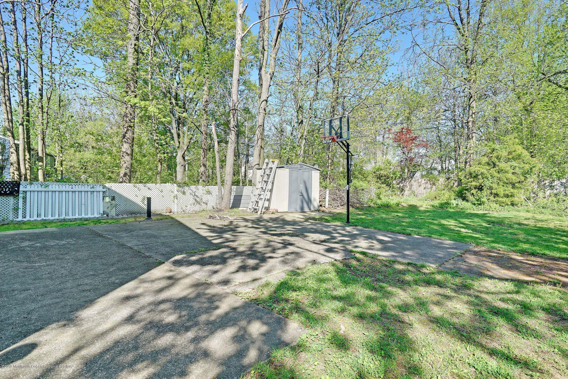 27 Maple Place Keyport, NJ 07735 - Photo 31 of 32 43