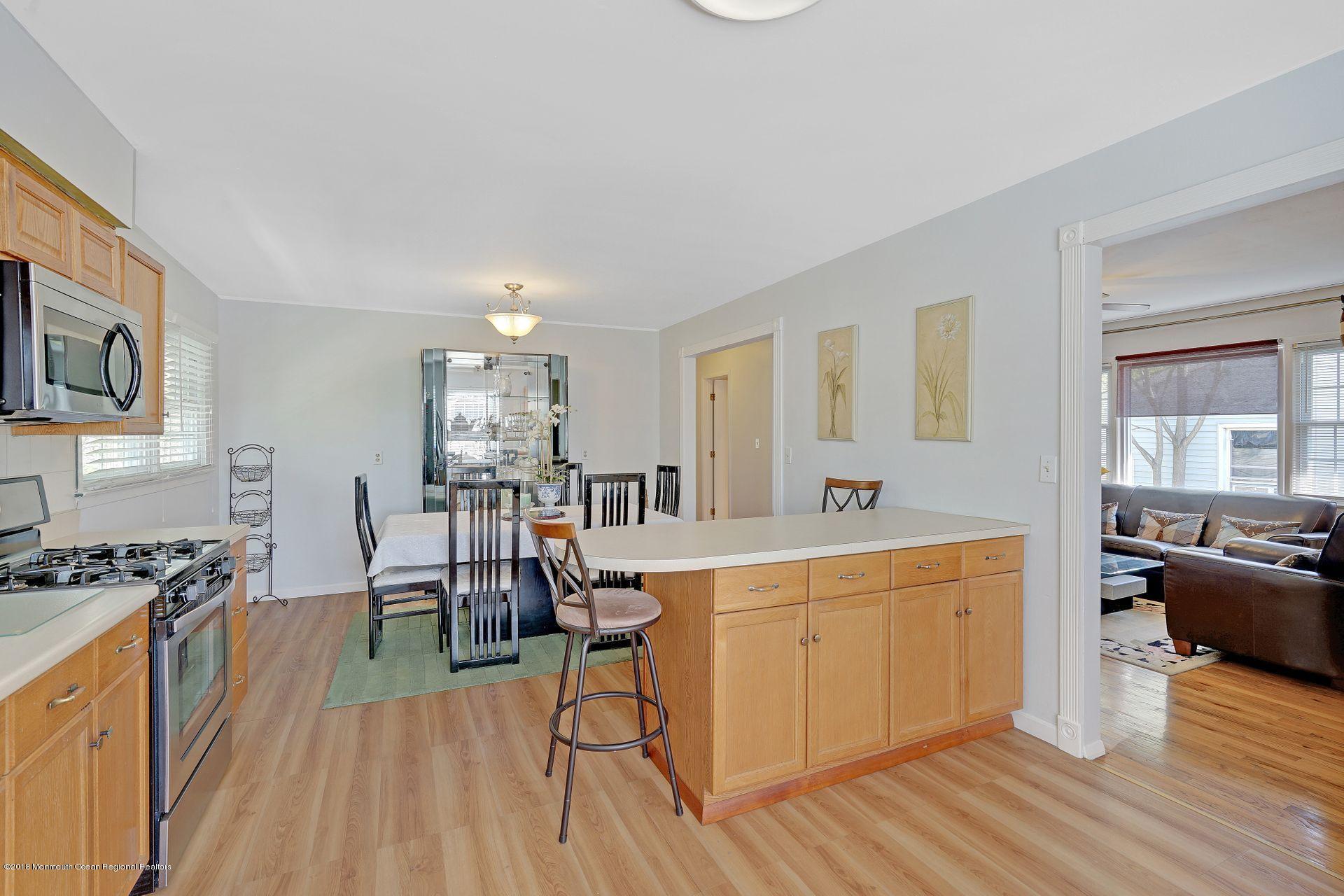 27 Maple Place Keyport, NJ 07735 - Photo 7 of 32 14