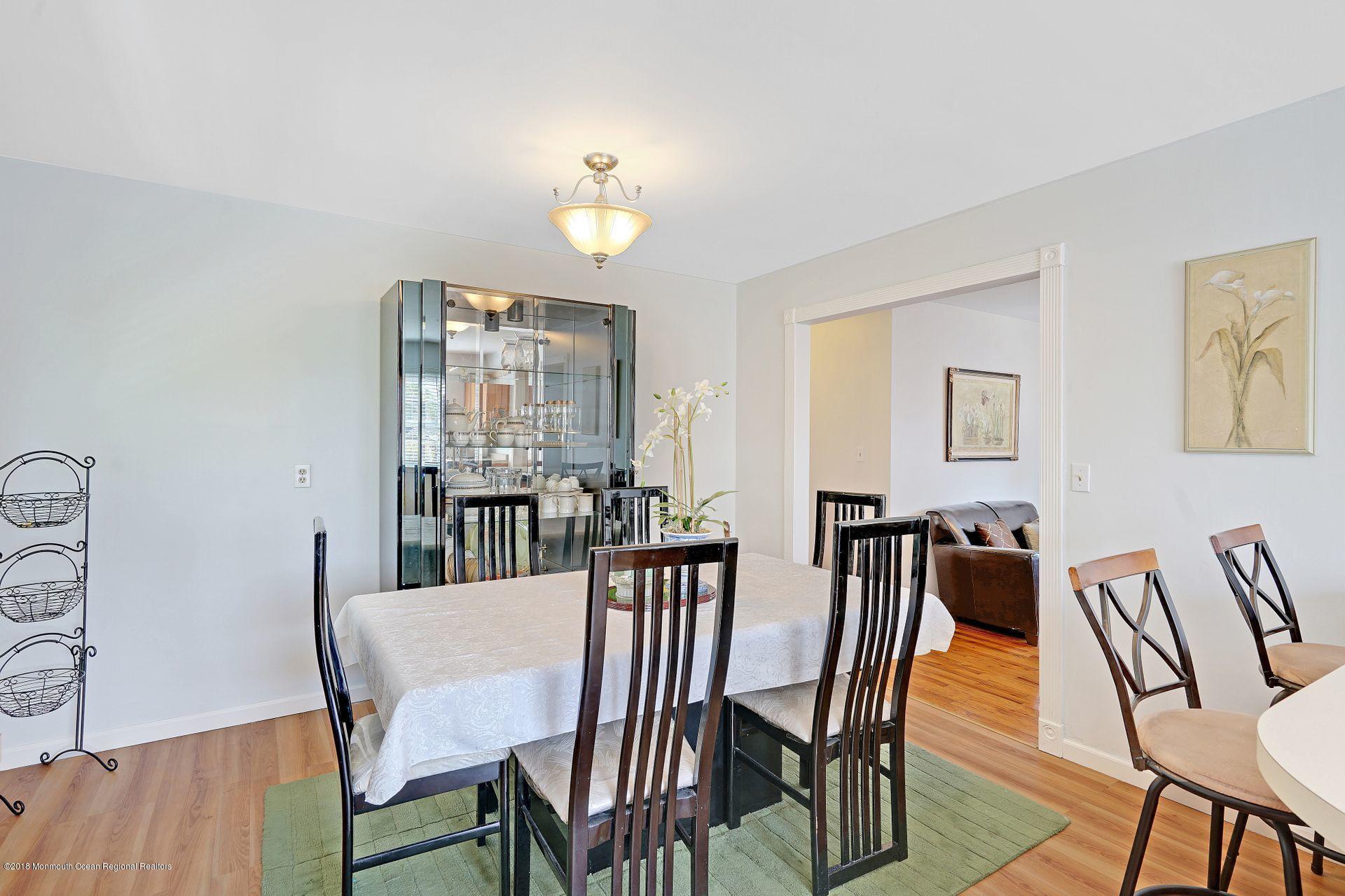 27 Maple Place Keyport, NJ 07735 - Photo 10 of 32 19