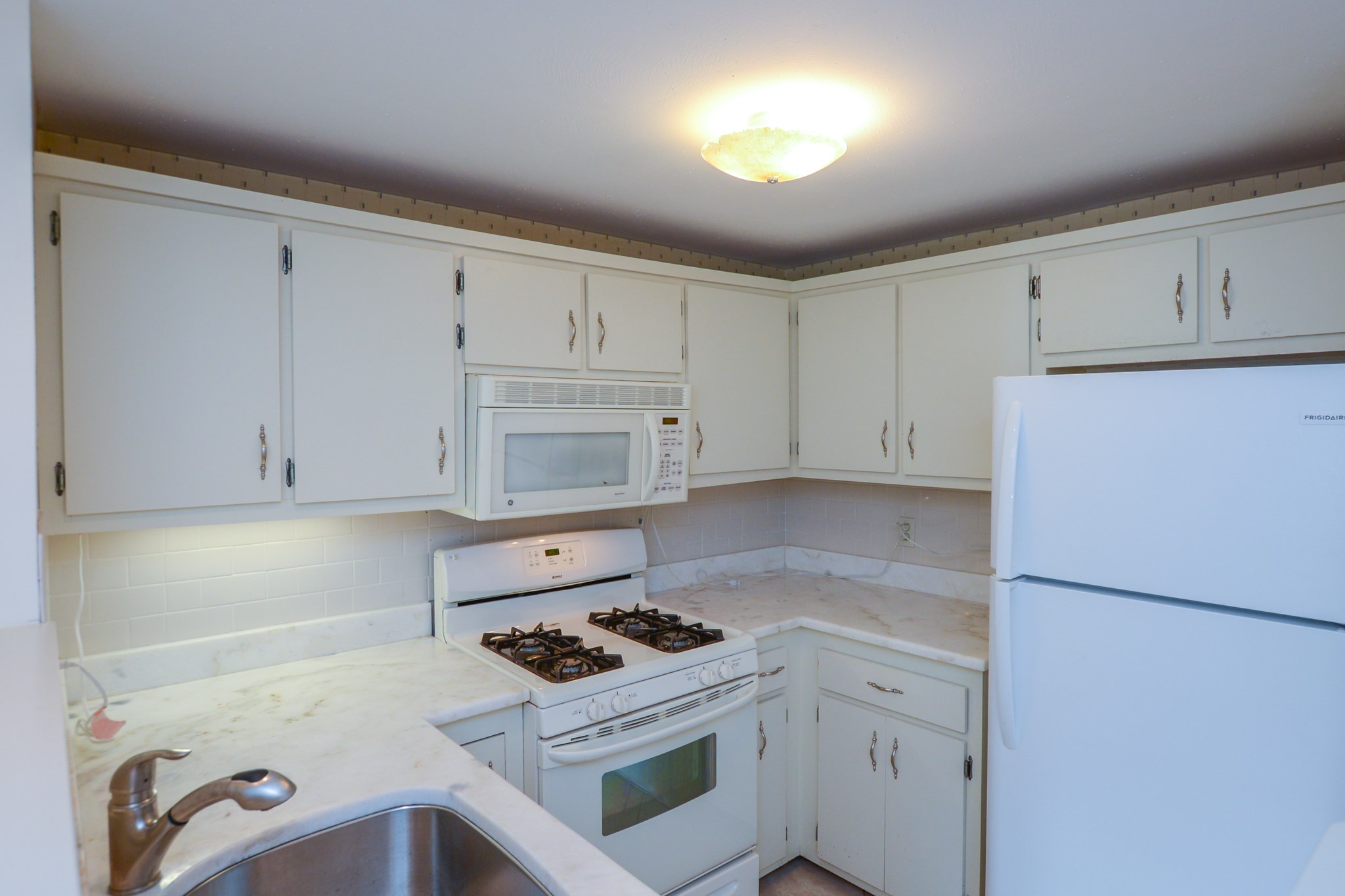 24 Spring Cove Road Nashua, NH 03062 - Photo 7 of 35