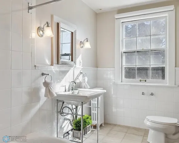 $1,395,000 | 1119 Broadway North, Fargo, ND 58102