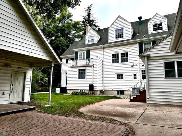 $1,395,000 | 1119 Broadway North, Fargo, ND 58102