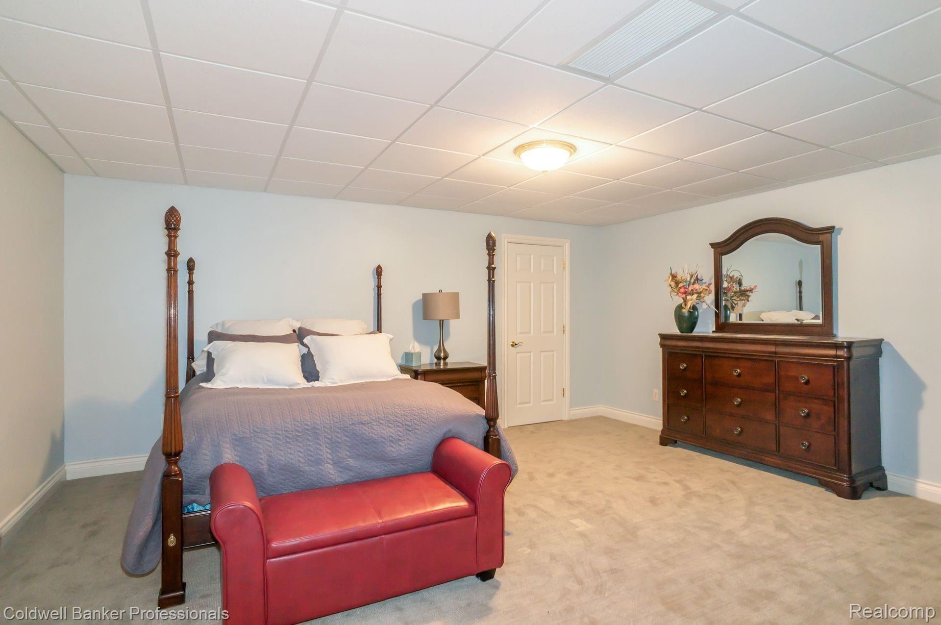 3564 Walnut Brook Drive Rochester, MI 48309 - Photo 41 of 47 37.jpg