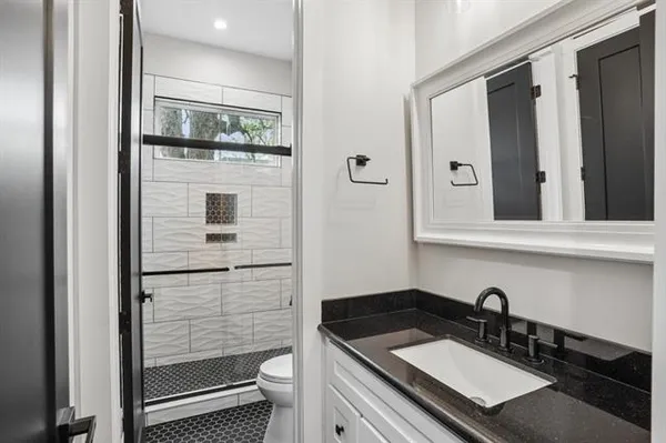 $3,000 | 5280 Warrington Drive, New Orleans, LA 70122