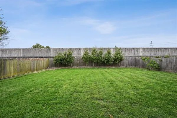 $3,000 | 5280 Warrington Drive, New Orleans, LA 70122