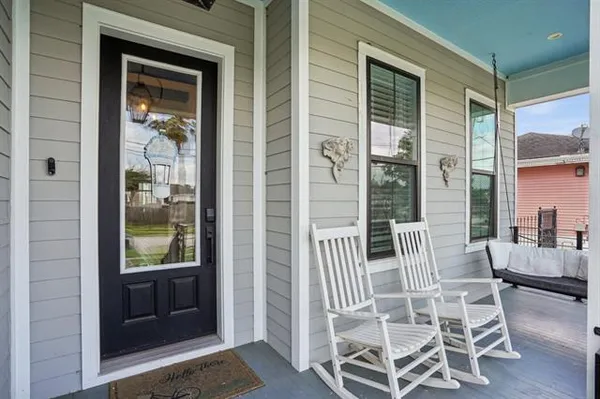 $3,000 | 5280 Warrington Drive, New Orleans, LA 70122