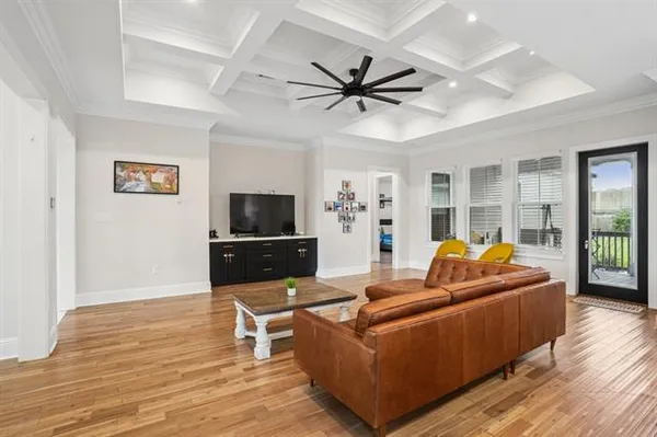 $3,000 | 5280 Warrington Drive, New Orleans, LA 70122