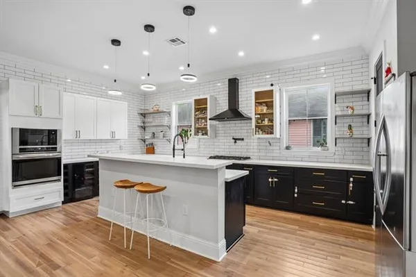 $3,000 | 5280 Warrington Drive, New Orleans, LA 70122