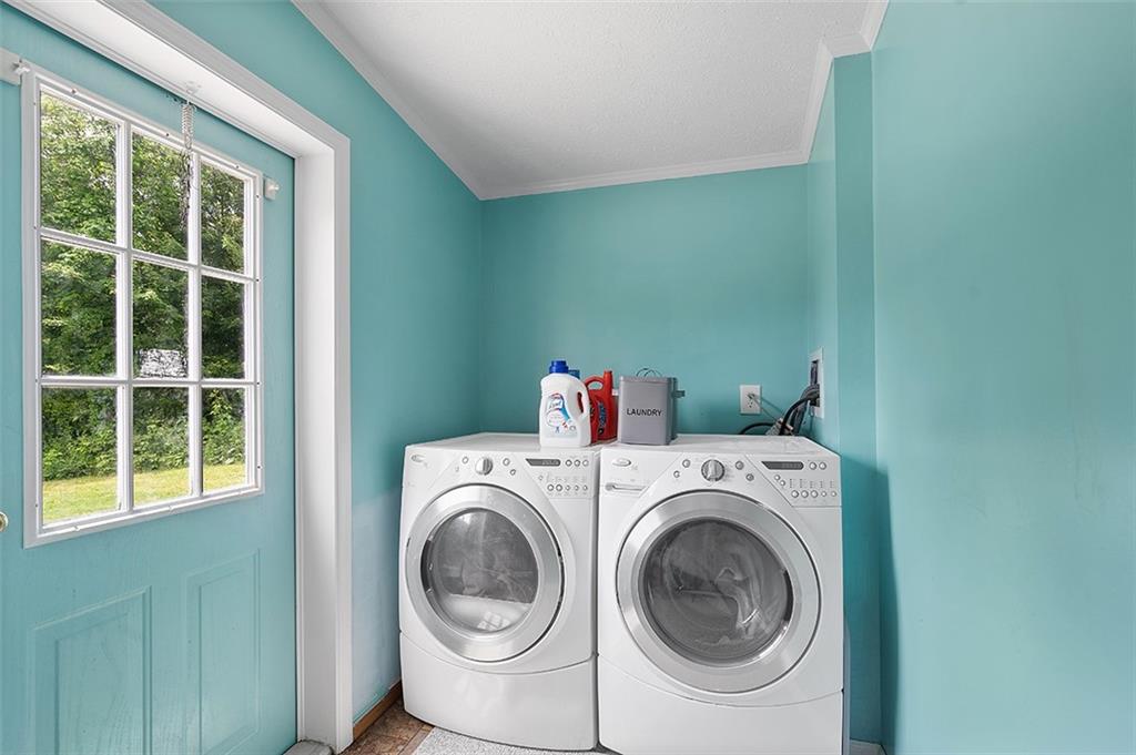 2035 Renton Road Pittsburgh, PA 15239 - Photo 22 of 25 Gallery Image 22