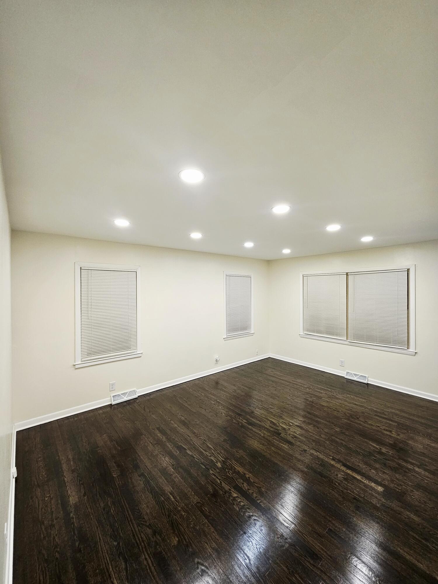 4733 South 22nd Street Milwaukee, WI 53221 - Photo 14 of 31 20251024_185950