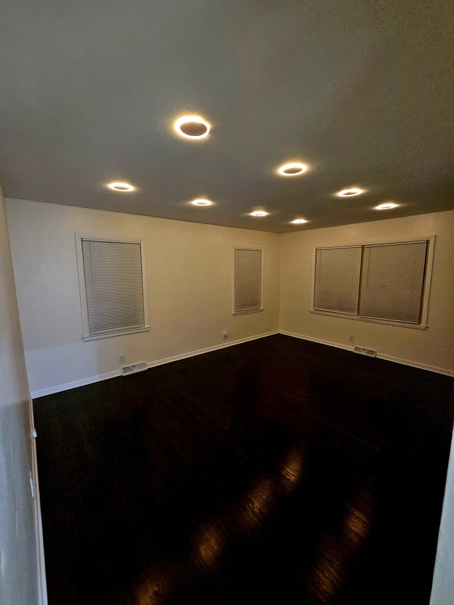 4733 South 22nd Street Milwaukee, WI 53221 - Photo 15 of 31 20251024_190042