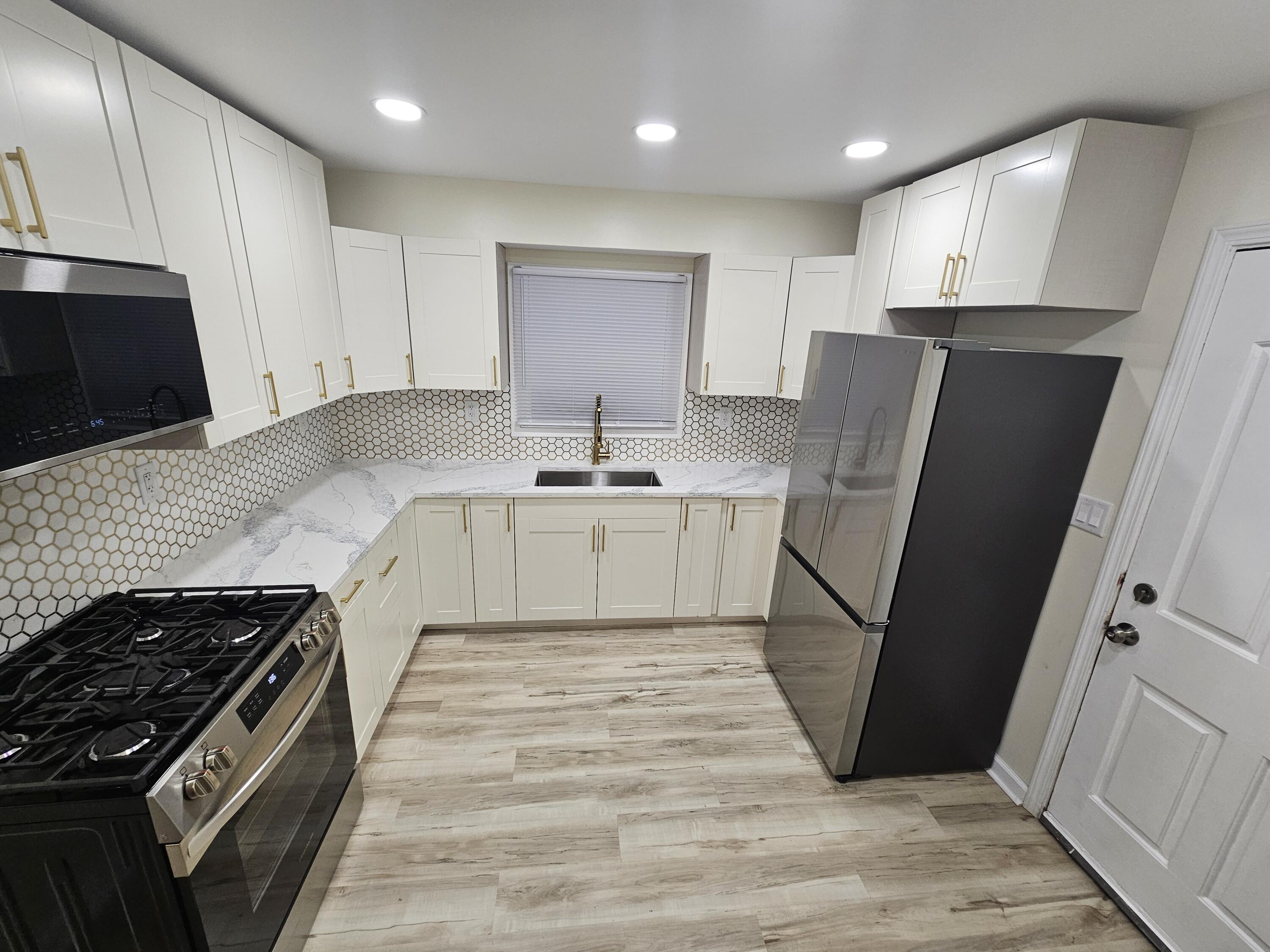 4733 South 22nd Street Milwaukee, WI 53221 - Photo 2 of 31 20251024_184653