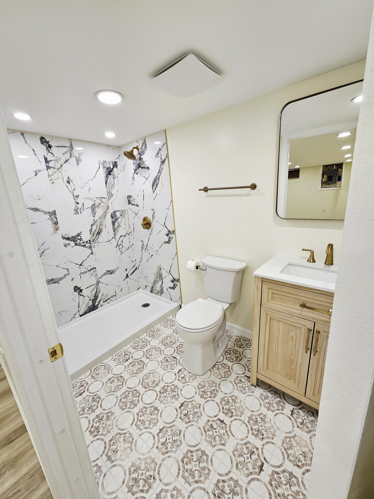 4733 South 22nd Street Milwaukee, WI 53221 - Photo 23 of 31 20251024_130552