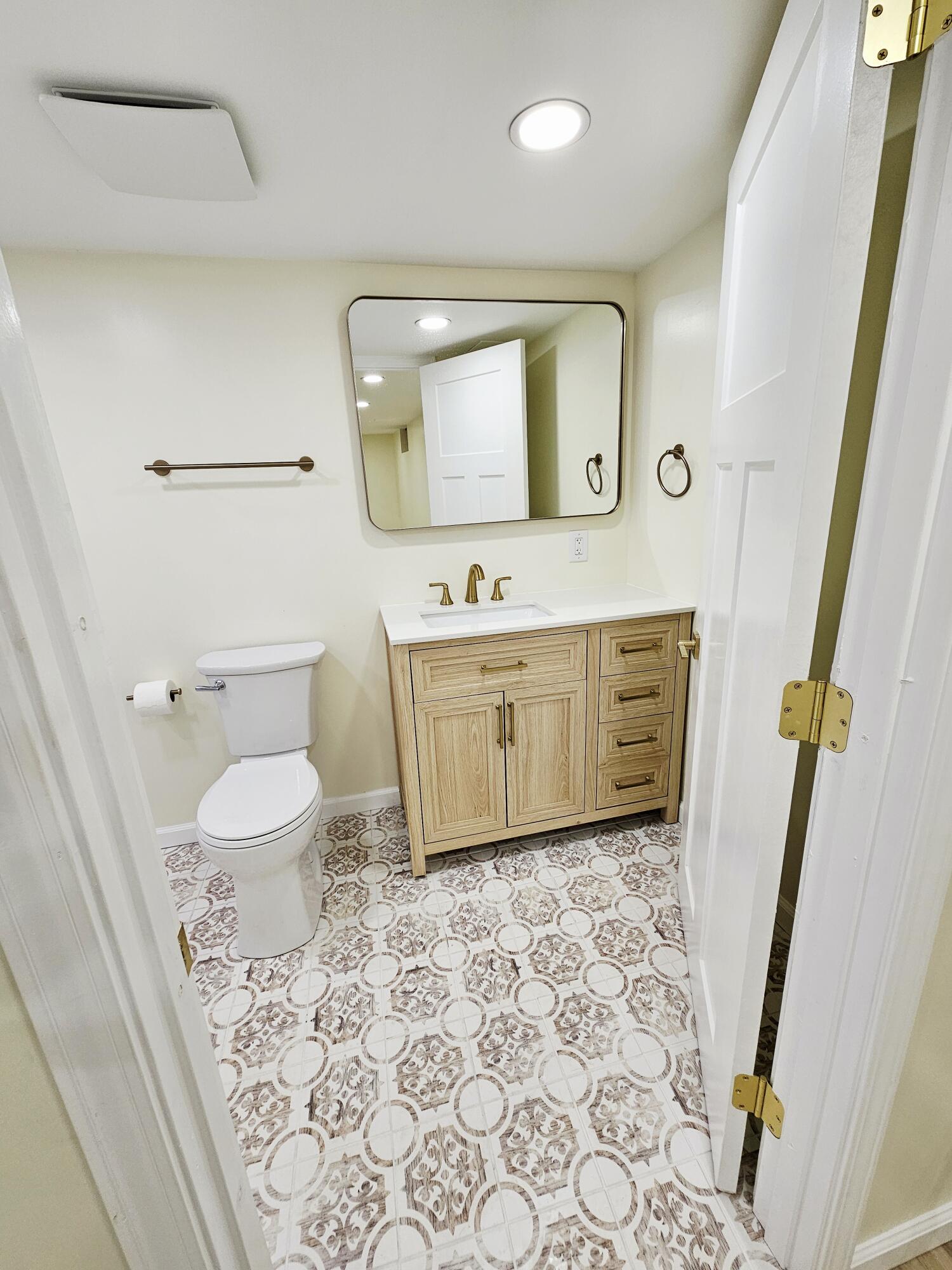 4733 South 22nd Street Milwaukee, WI 53221 - Photo 26 of 31 20251024_130610