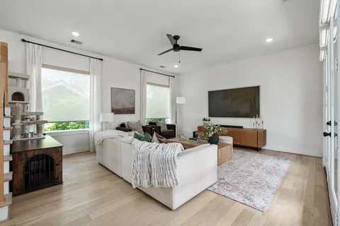 $555,000 | 1207 East 24th Street, Unit A, Houston, TX 77009