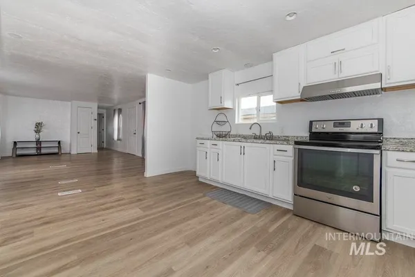 $76,000 | 1401 West Flamingo Avenue, Unit 80, Nampa, ID 83651