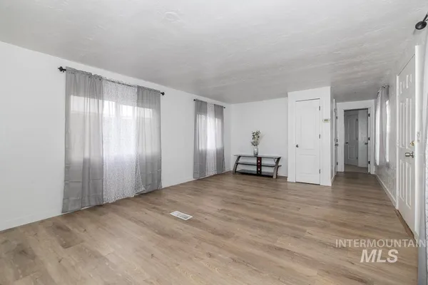 $76,000 | 1401 West Flamingo Avenue, Unit 80, Nampa, ID 83651