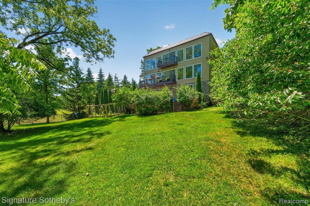30650 Lahser Road Beverly Hills, MI 48025 - Photo 8 of 93