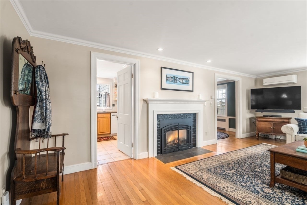 123 Walnut Hill Road Newton, MA 02461 - Photo 4 of 33