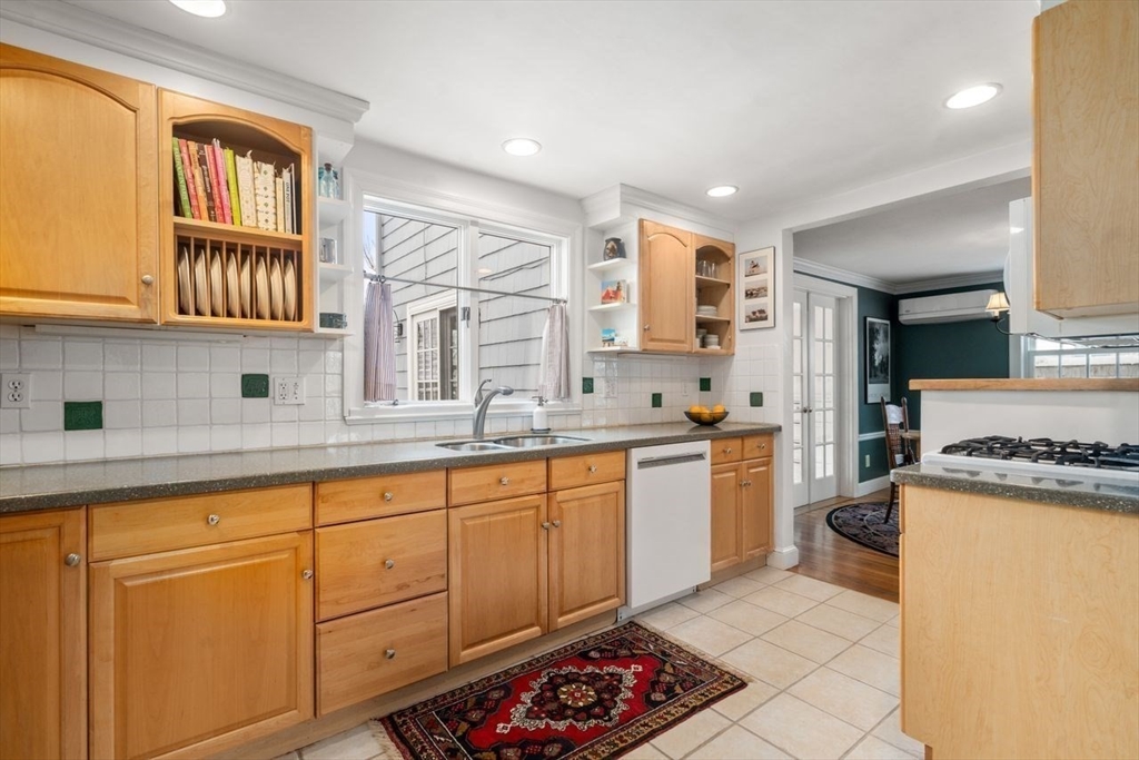 123 Walnut Hill Road Newton, MA 02461 - Photo 7 of 33