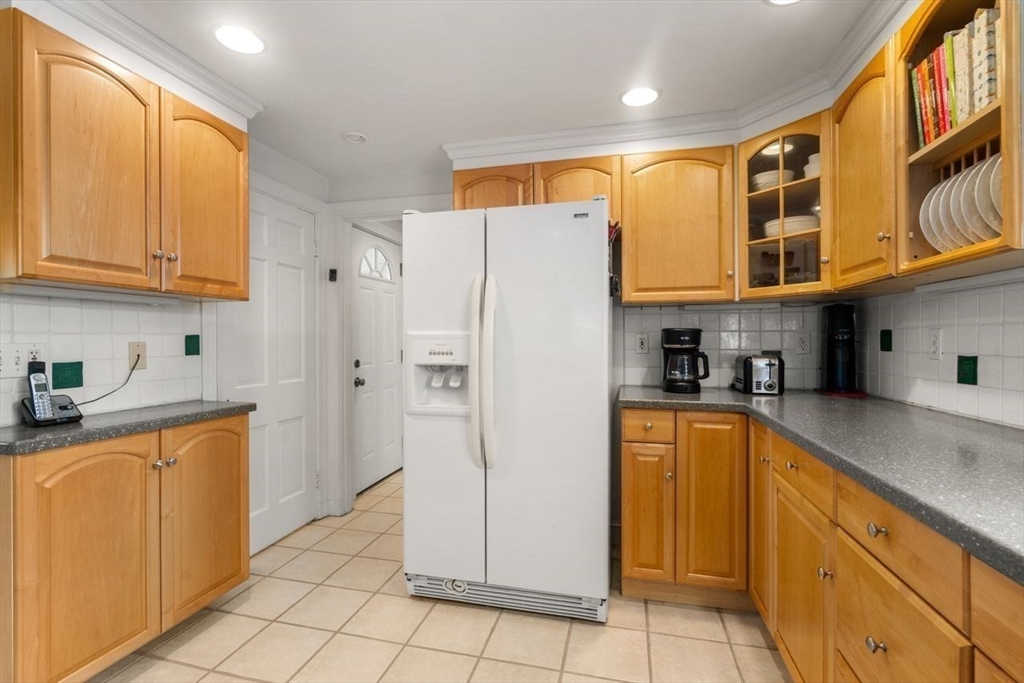 123 Walnut Hill Road Newton, MA 02461 - Photo 9 of 33