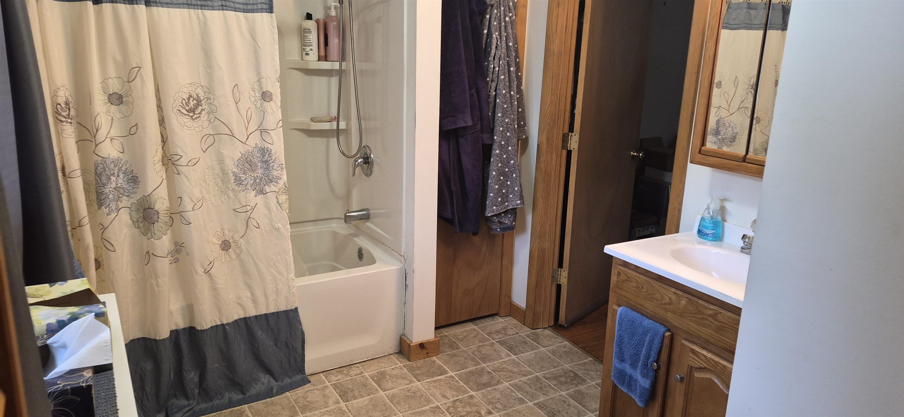 21 Depot Road Epsom, NH 03234 - Photo 13 of 48